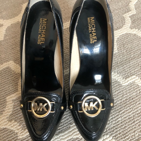 Michael Kors Fulton Black Patent Loafer Heels - Picture 2 of 7